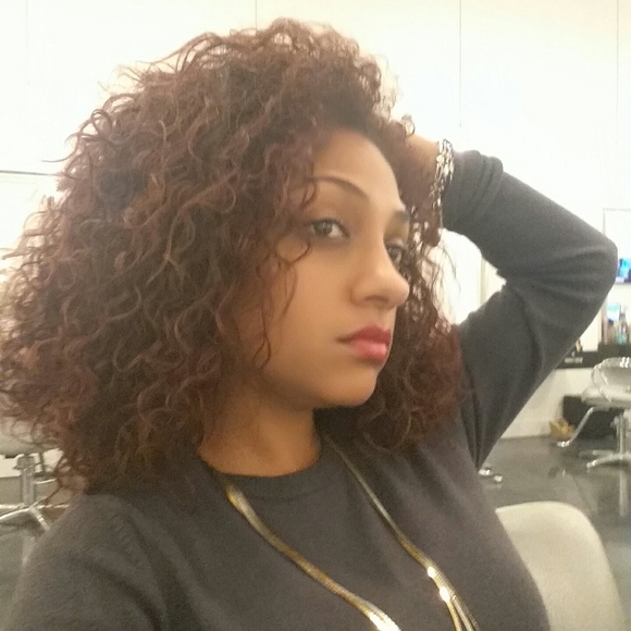 Meet your Posher, Clavdia - Picture 1 of 1